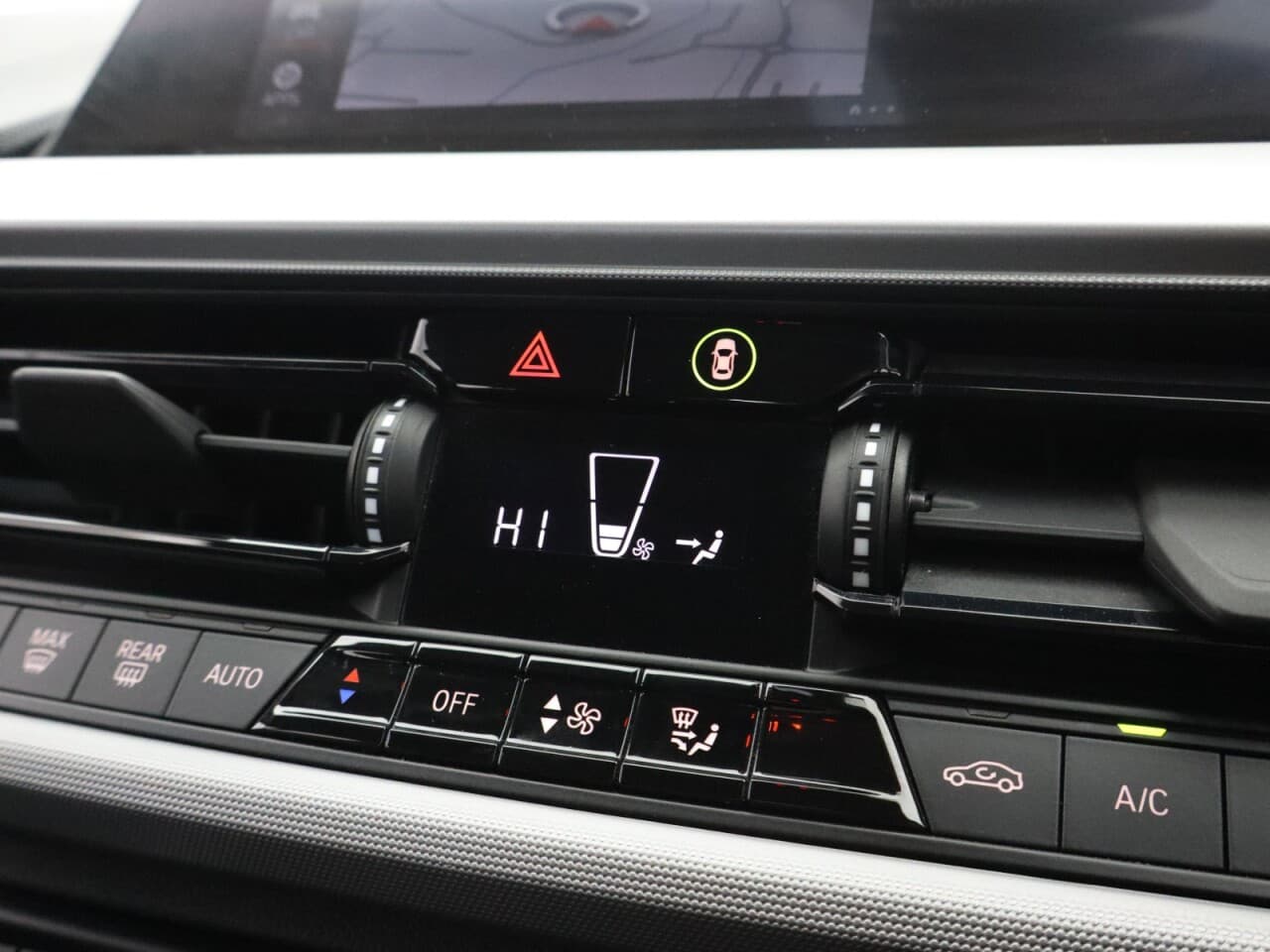 BMW 1 Series 1.5 118i SE (LCP) — image 32