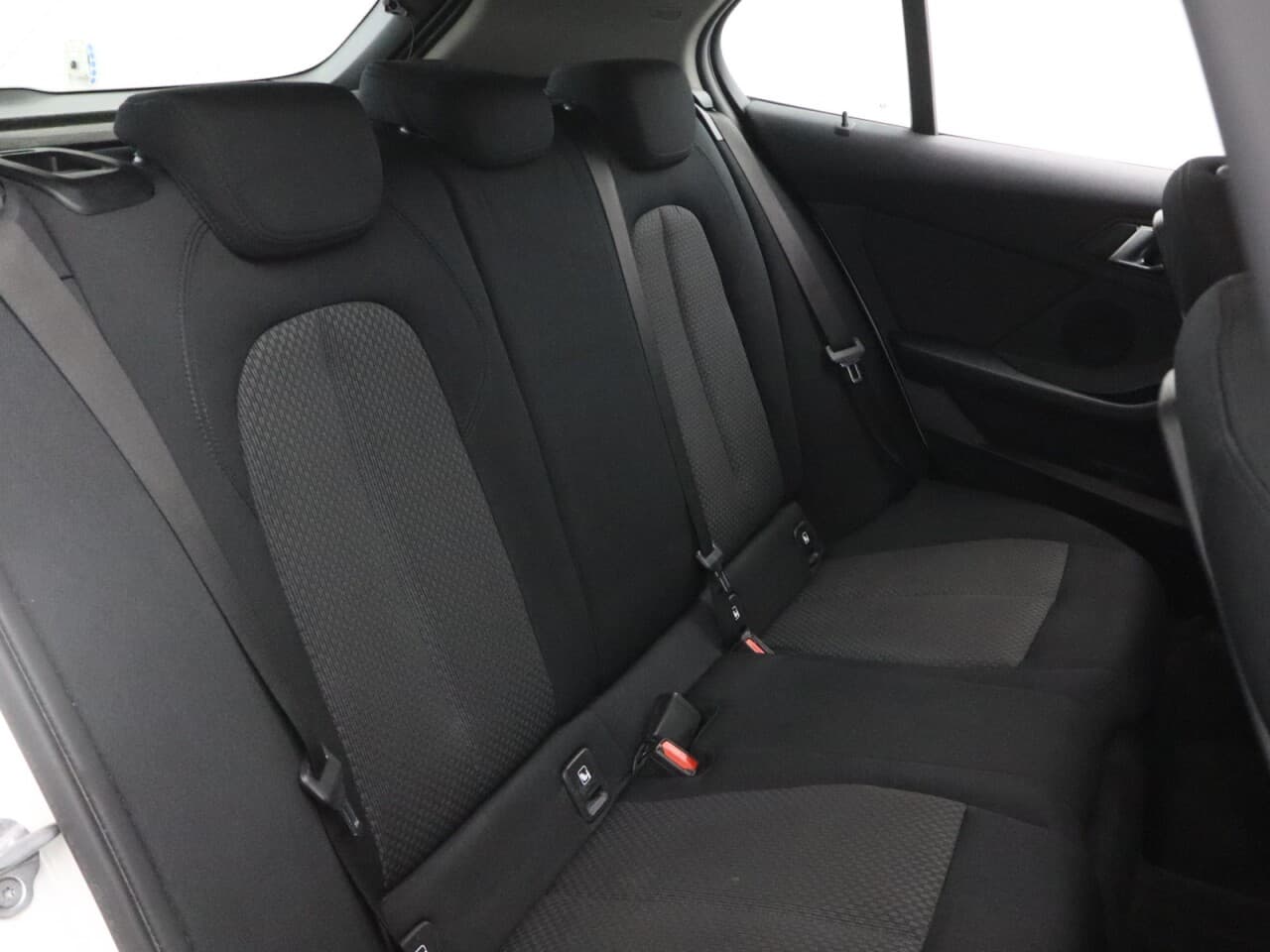 BMW 1 Series 1.5 118i SE (LCP) — image 47