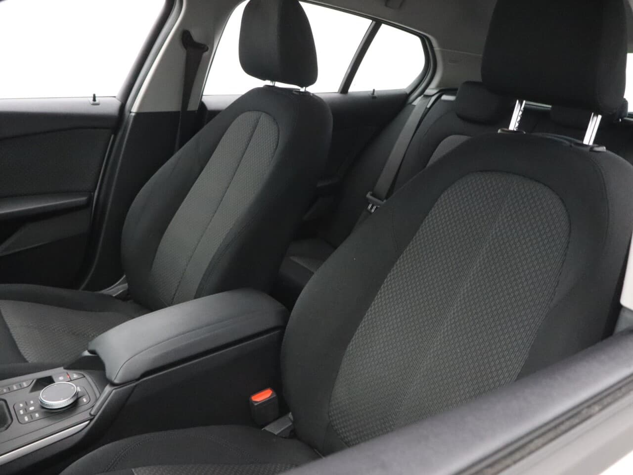 BMW 1 Series 1.5 118i SE (LCP) — image 46