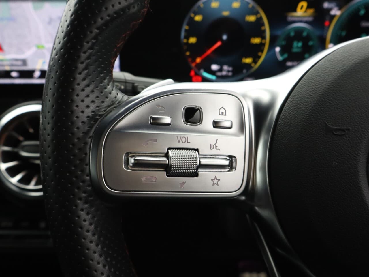 Mercedes-Benz Eqa EQA 250+ 70.5kWh AMG Line — image 17