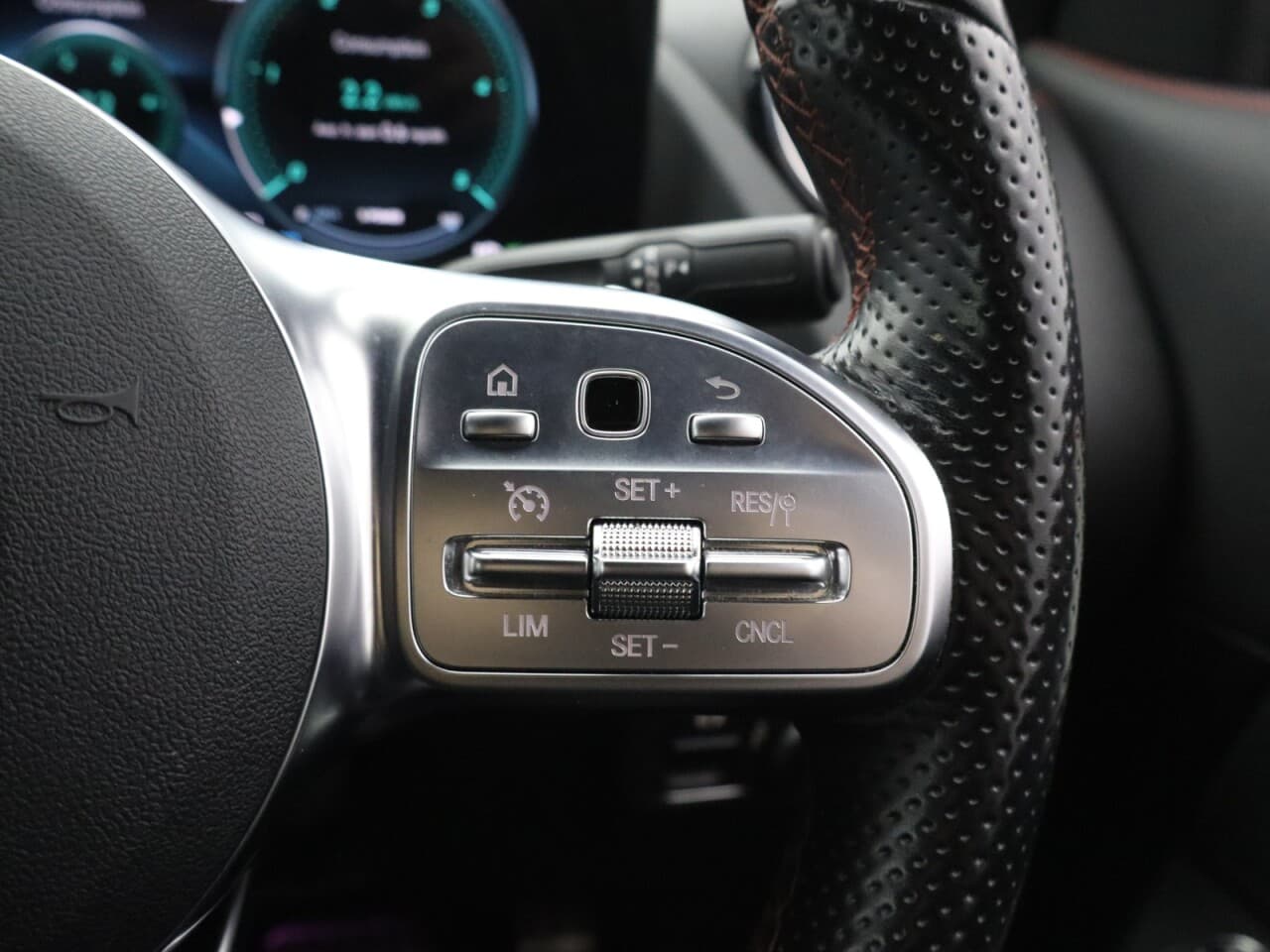 Mercedes-Benz Eqa EQA 250+ 70.5kWh AMG Line — image 18