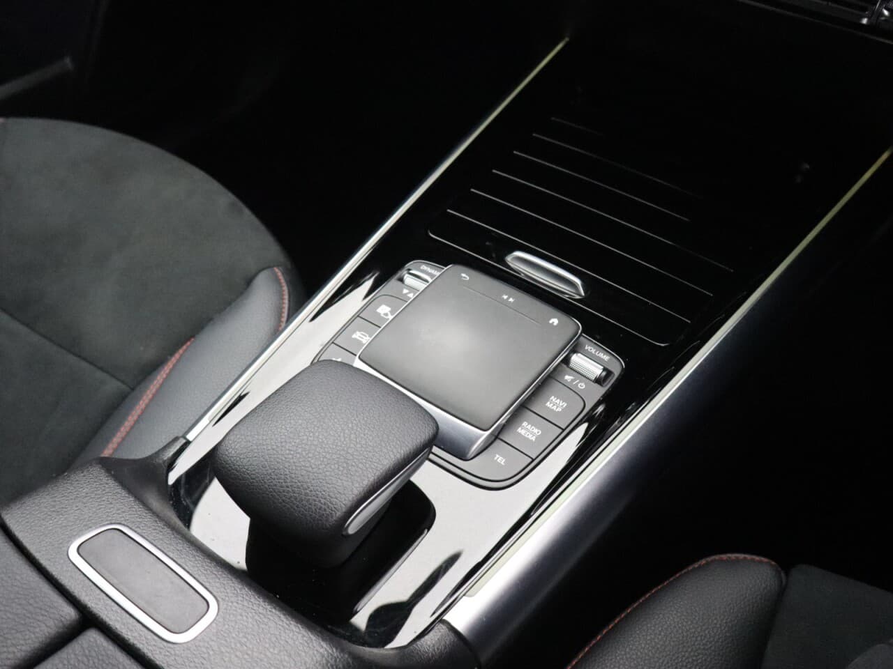 Mercedes-Benz Eqa EQA 250+ 70.5kWh AMG Line — image 23