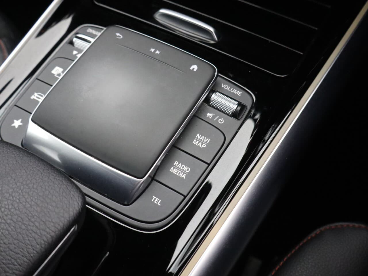Mercedes-Benz Eqa EQA 250+ 70.5kWh AMG Line — image 24
