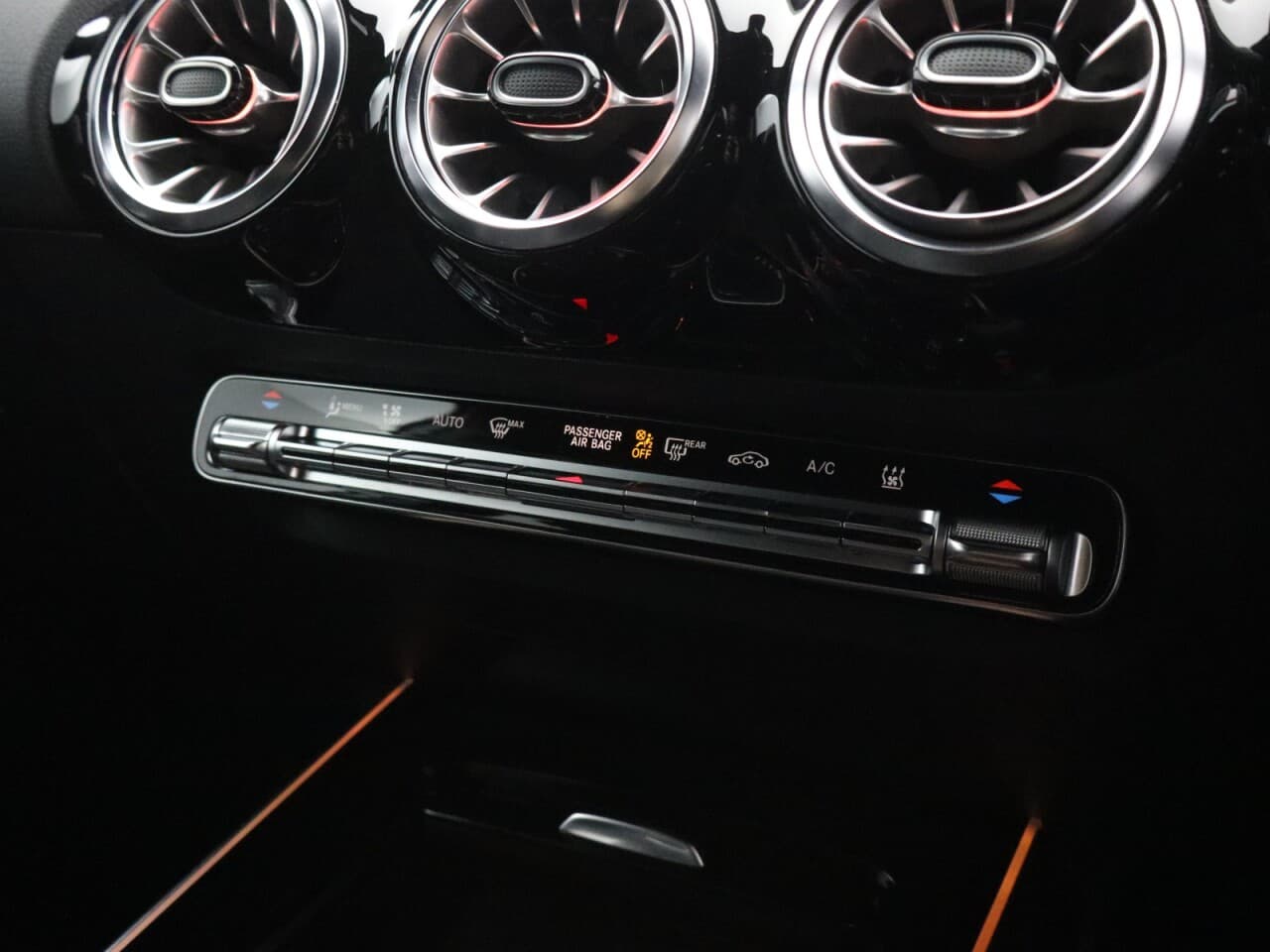 Mercedes-Benz Eqa EQA 250+ 70.5kWh AMG Line — image 28