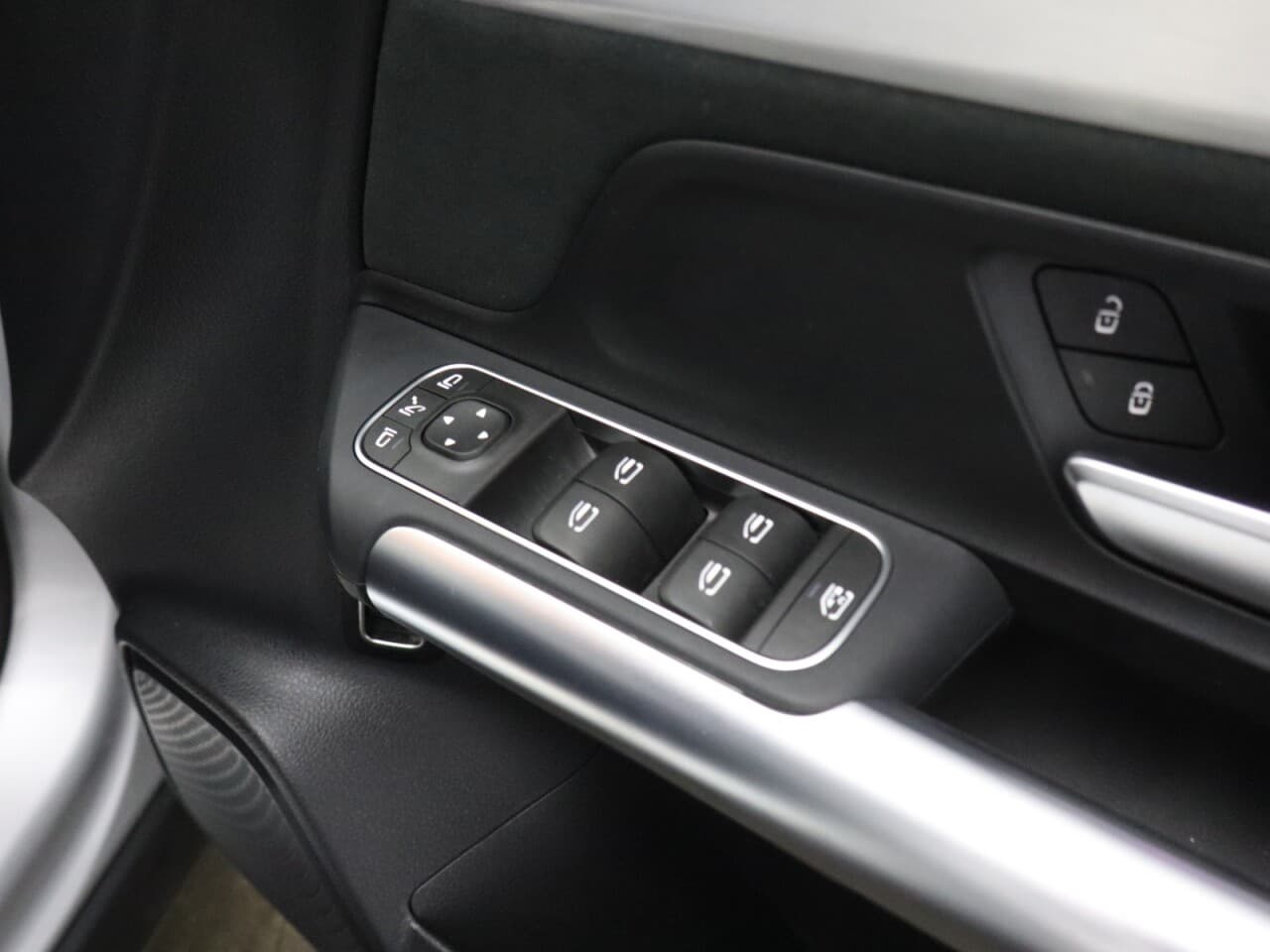 Mercedes-Benz Eqa EQA 250+ 70.5kWh AMG Line — image 51