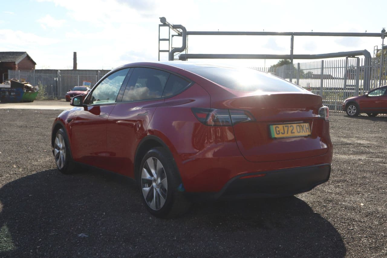 Tesla Model Y (Dual Motor) Long Range — image 8