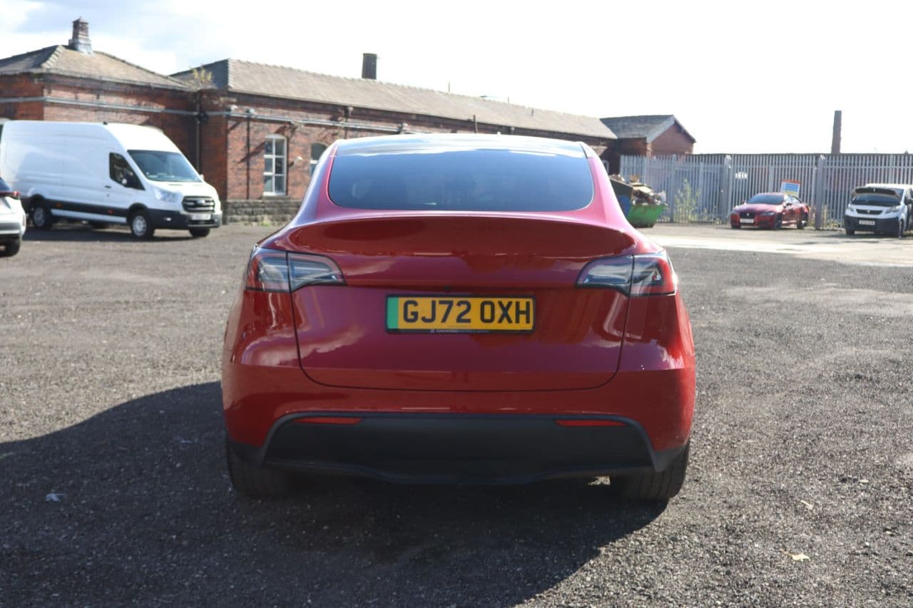 Tesla Model Y (Dual Motor) Long Range — image 9