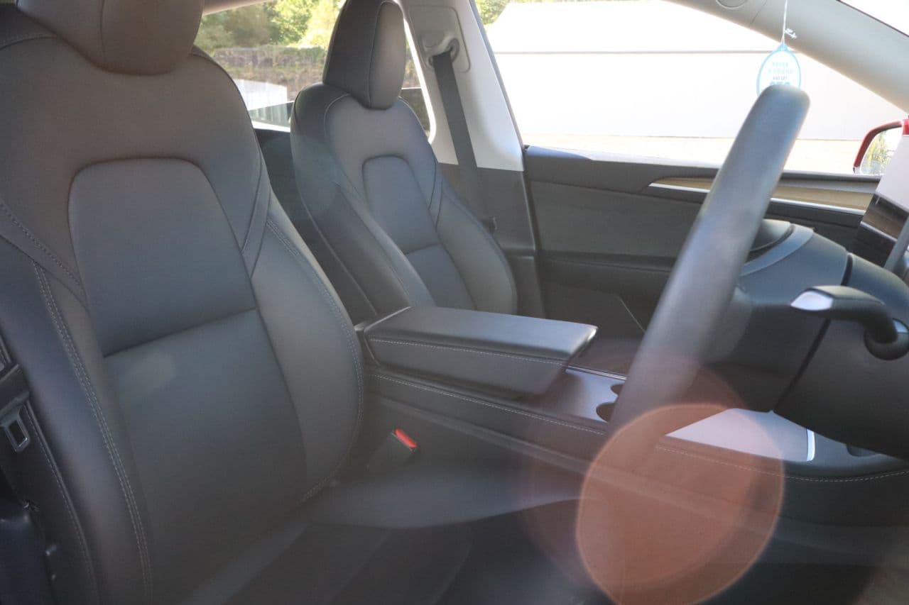 Tesla Model Y (Dual Motor) Long Range — image 15