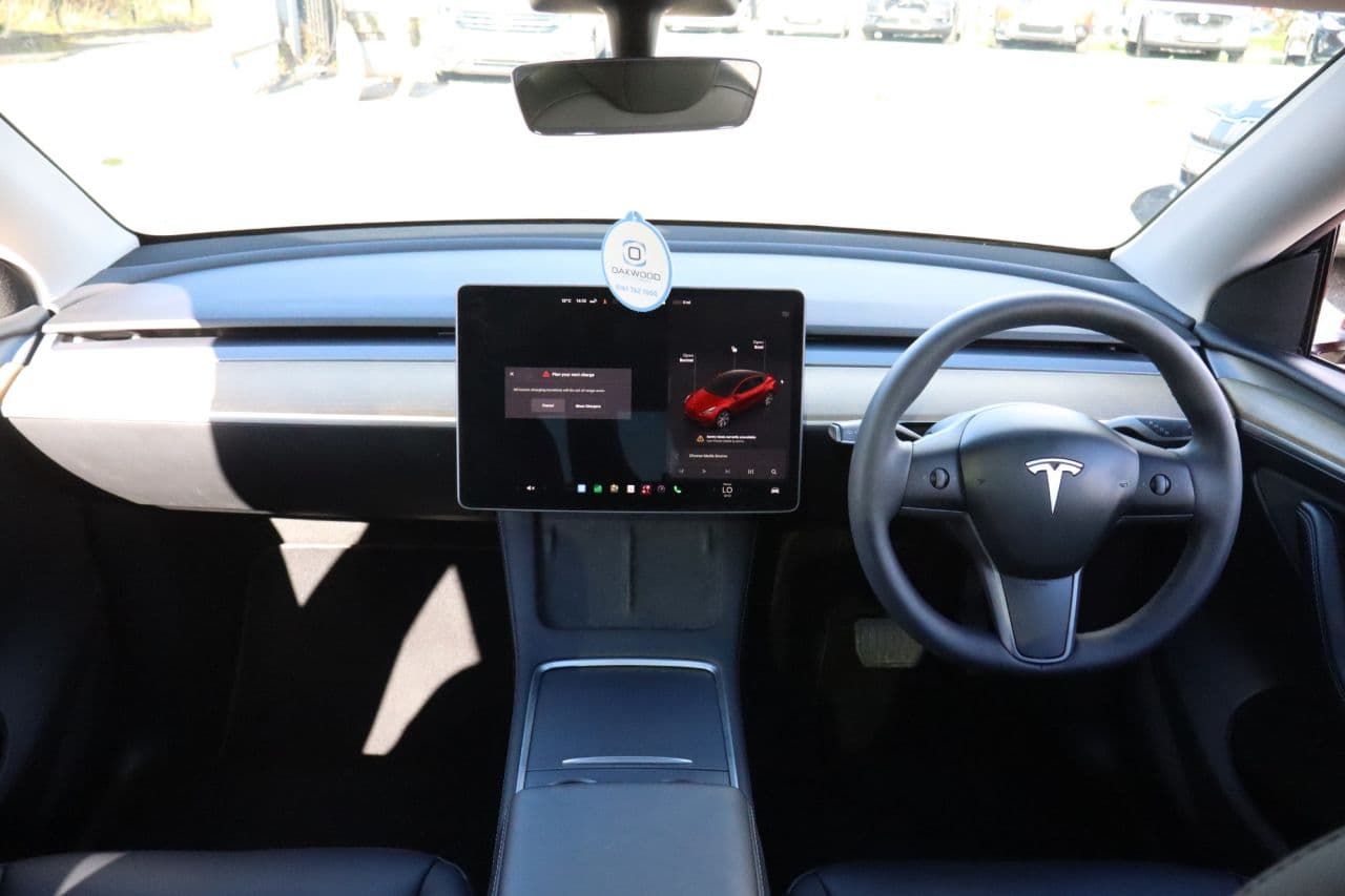Tesla Model Y (Dual Motor) Long Range — image 12