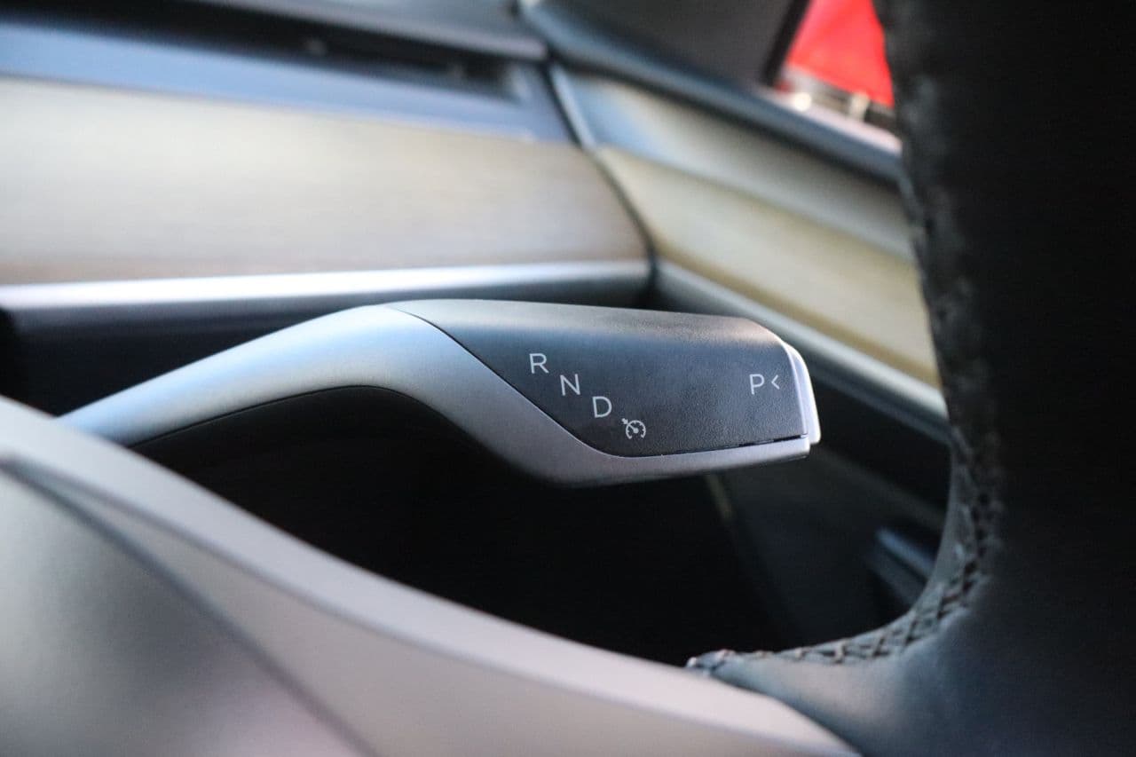 Tesla Model Y (Dual Motor) Long Range — image 20