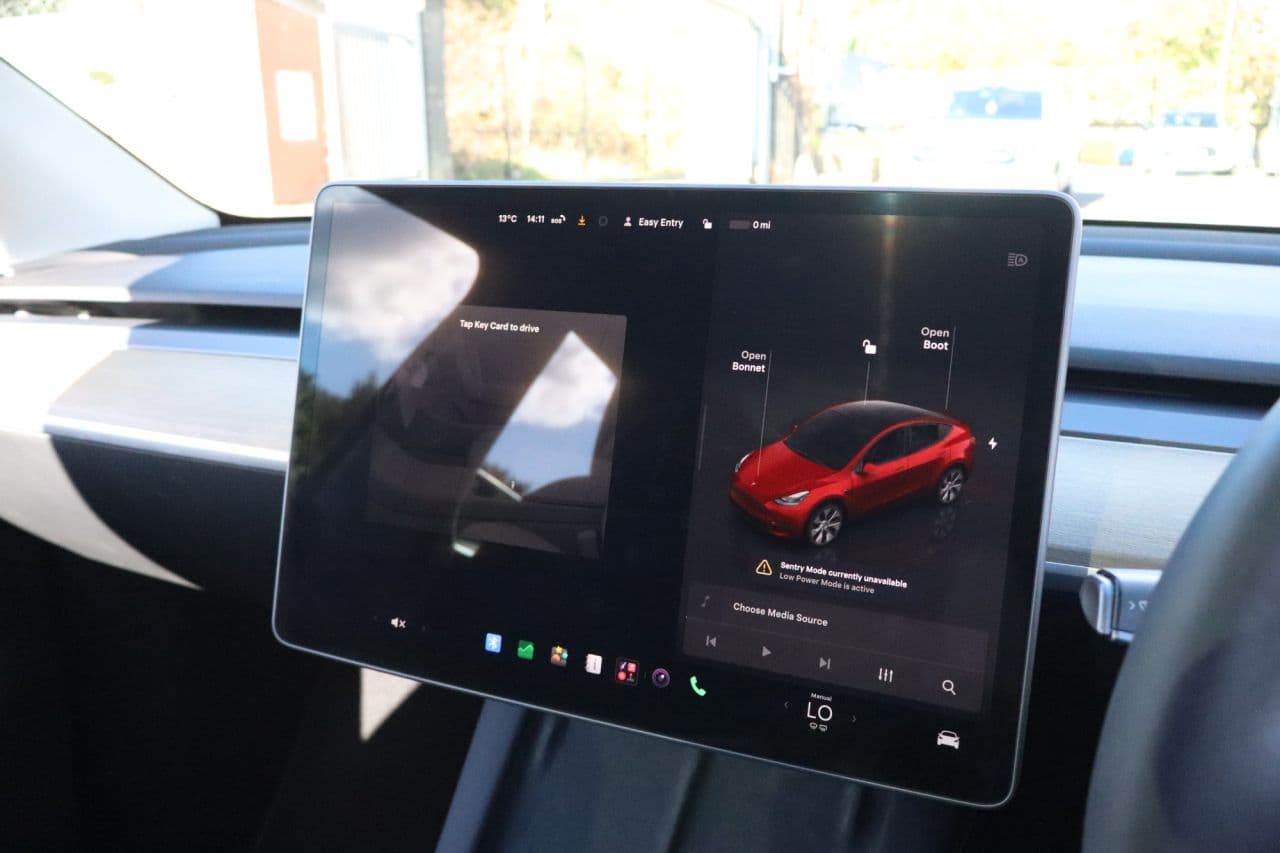 Tesla Model Y (Dual Motor) Long Range — image 22