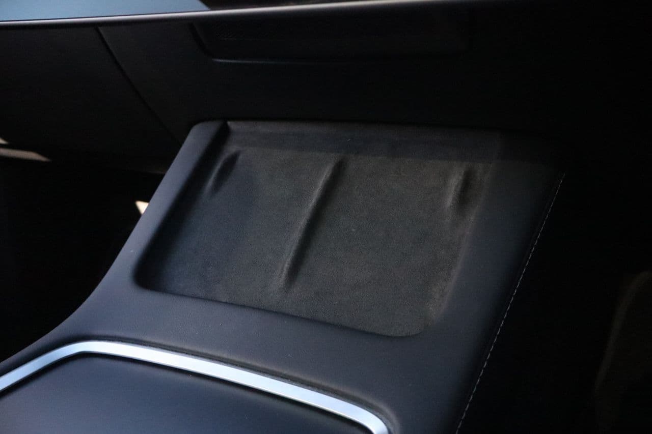 Tesla Model Y (Dual Motor) Long Range — image 26