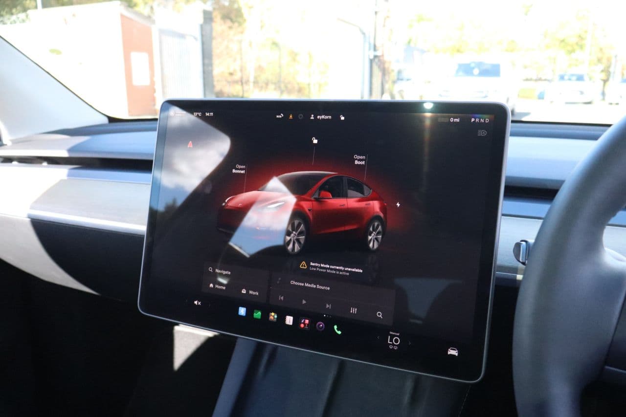 Tesla Model Y (Dual Motor) Long Range — image 27