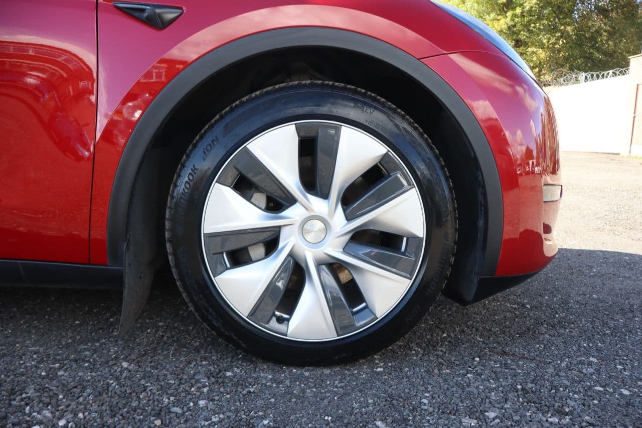 Tesla Model Y (Dual Motor) Long Range — image 47