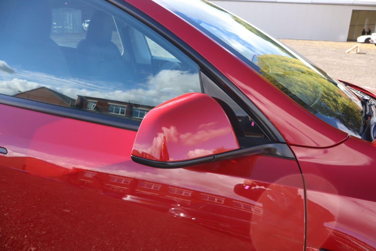 Tesla Model Y (Dual Motor) Long Range — image 48