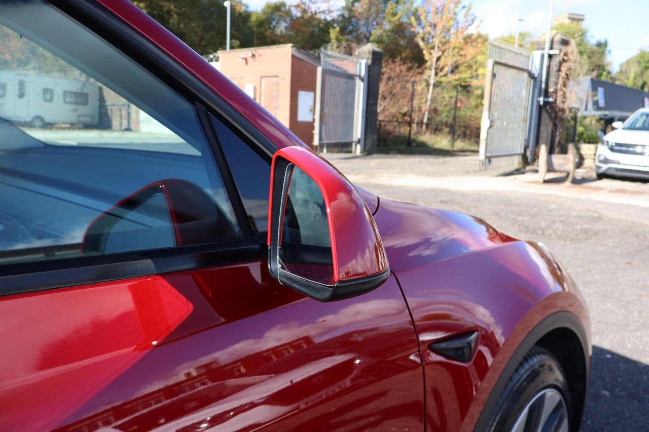 Tesla Model Y (Dual Motor) Long Range — image 49