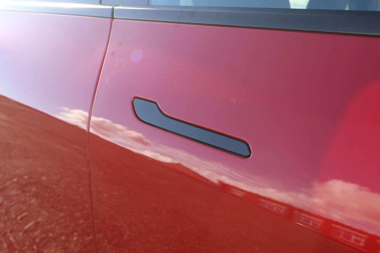 Tesla Model Y (Dual Motor) Long Range — image 50
