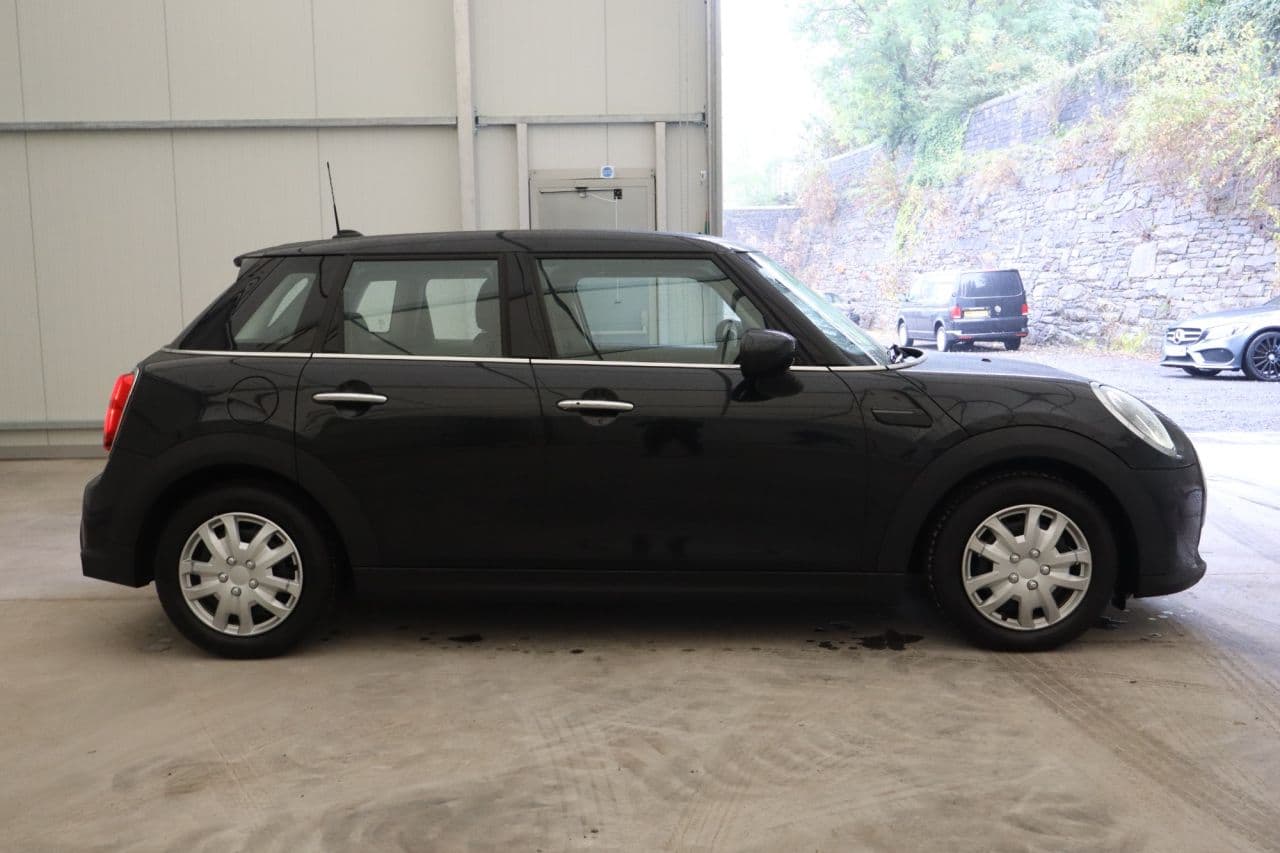 Mini Hatch 1.5 One Classic — image 8