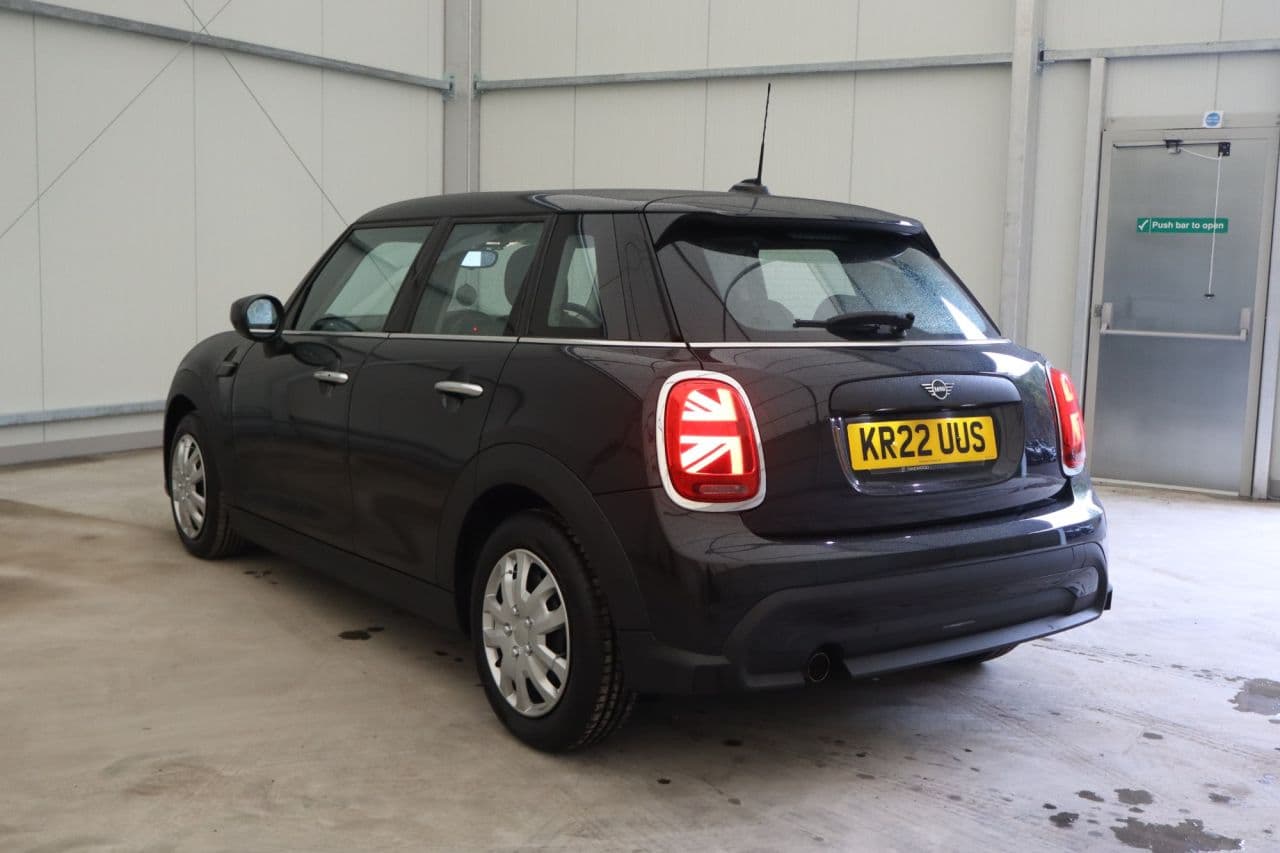 Mini Hatch 1.5 One Classic — image 9