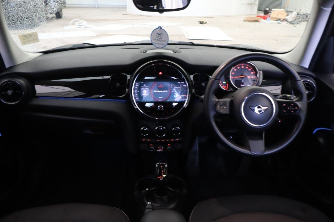 Mini Hatch 1.5 One Classic — image 12