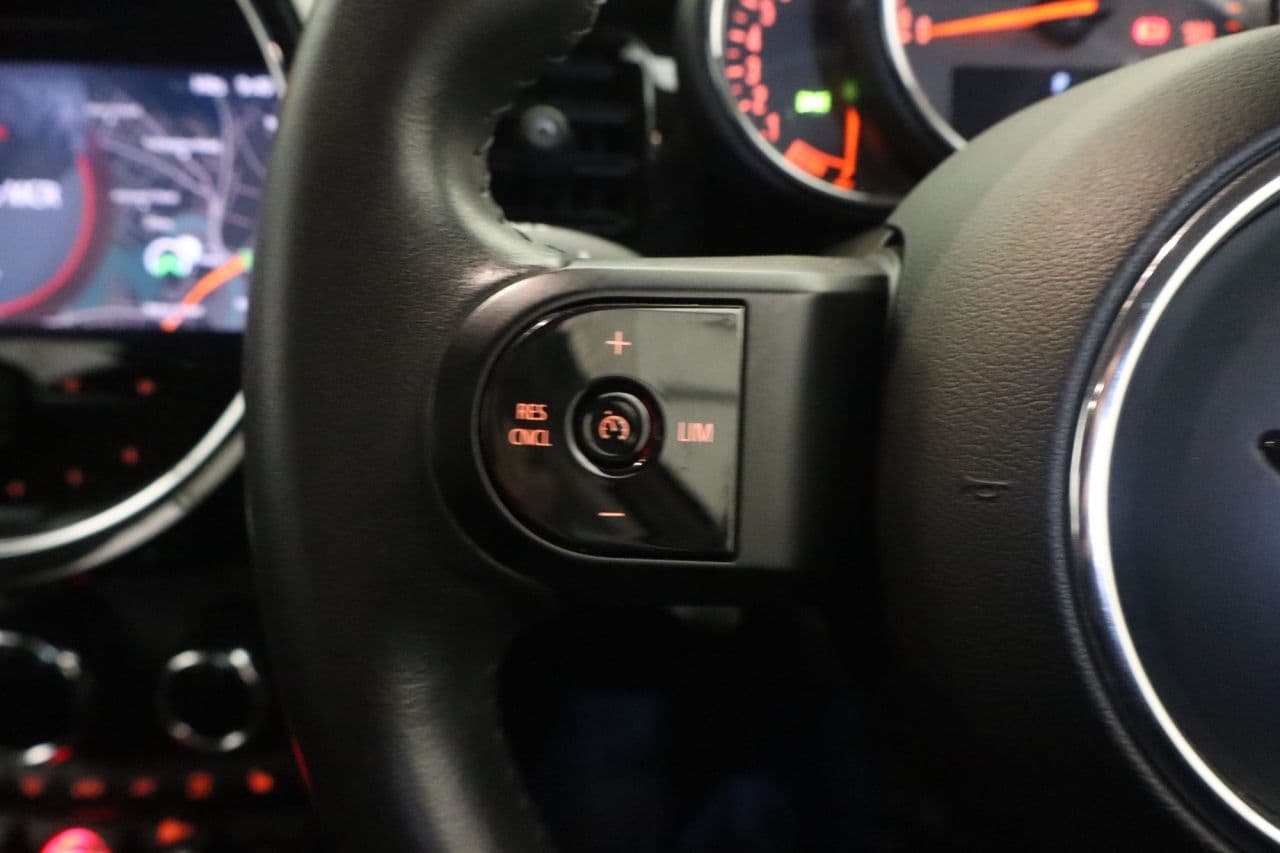 Mini Hatch 1.5 One Classic — image 17