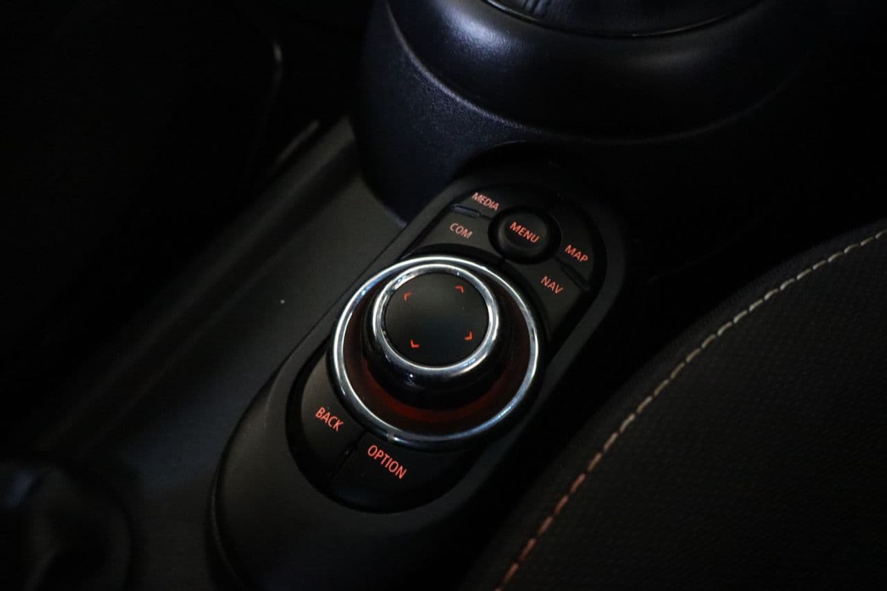 Mini Hatch 1.5 One Classic — image 24