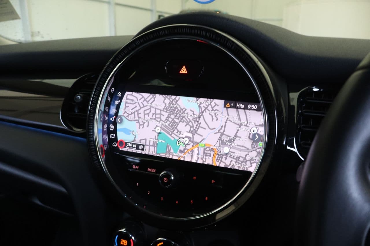 Mini Hatch 1.5 One Classic — image 33