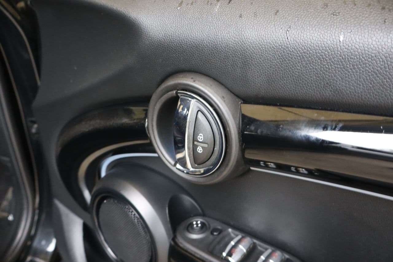 Mini Hatch 1.5 One Classic — image 46