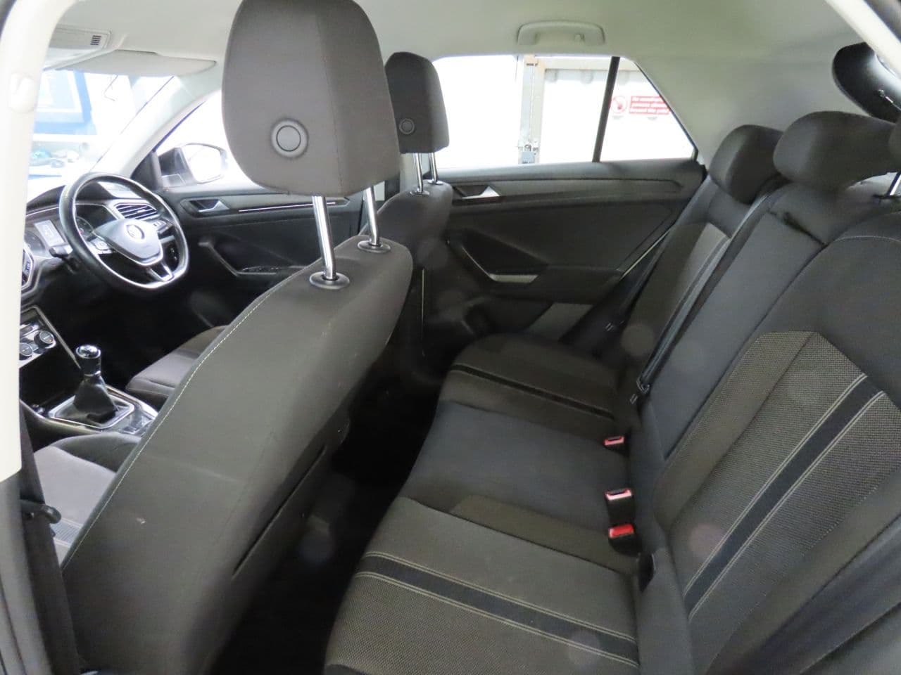 Volkswagen T-Roc 1.0 TSI Design — image 12