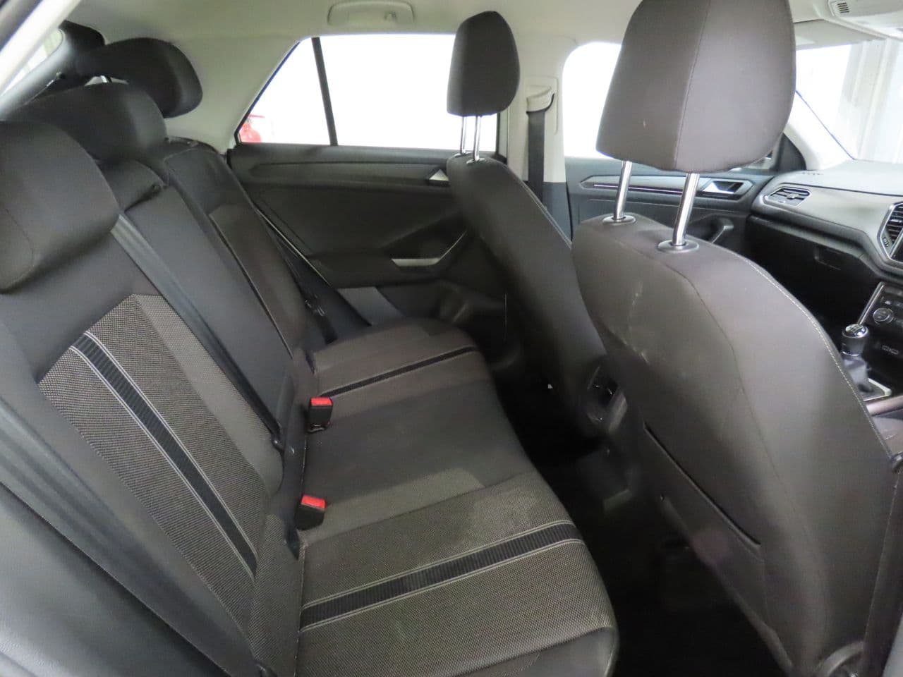 Volkswagen T-Roc 1.0 TSI Design — image 13