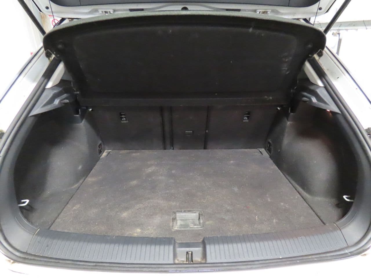 Volkswagen T-Roc 1.0 TSI Design — image 14