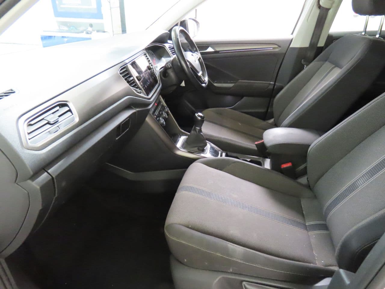 Volkswagen T-Roc 1.0 TSI Design — image 10