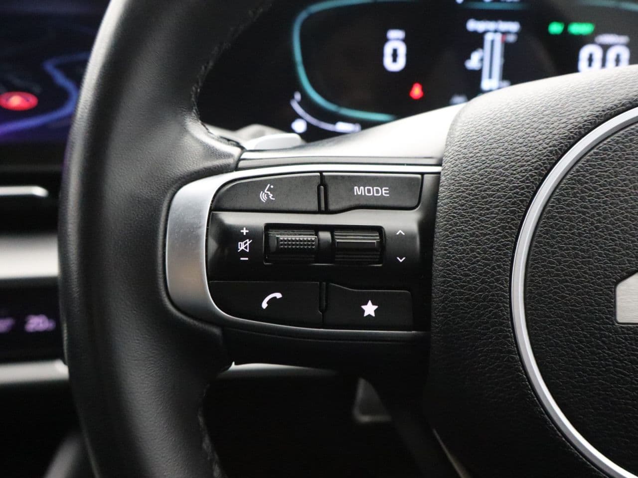 Kia Sportage 1.6 T-GDi 13.8kWh GT-Line — image 18