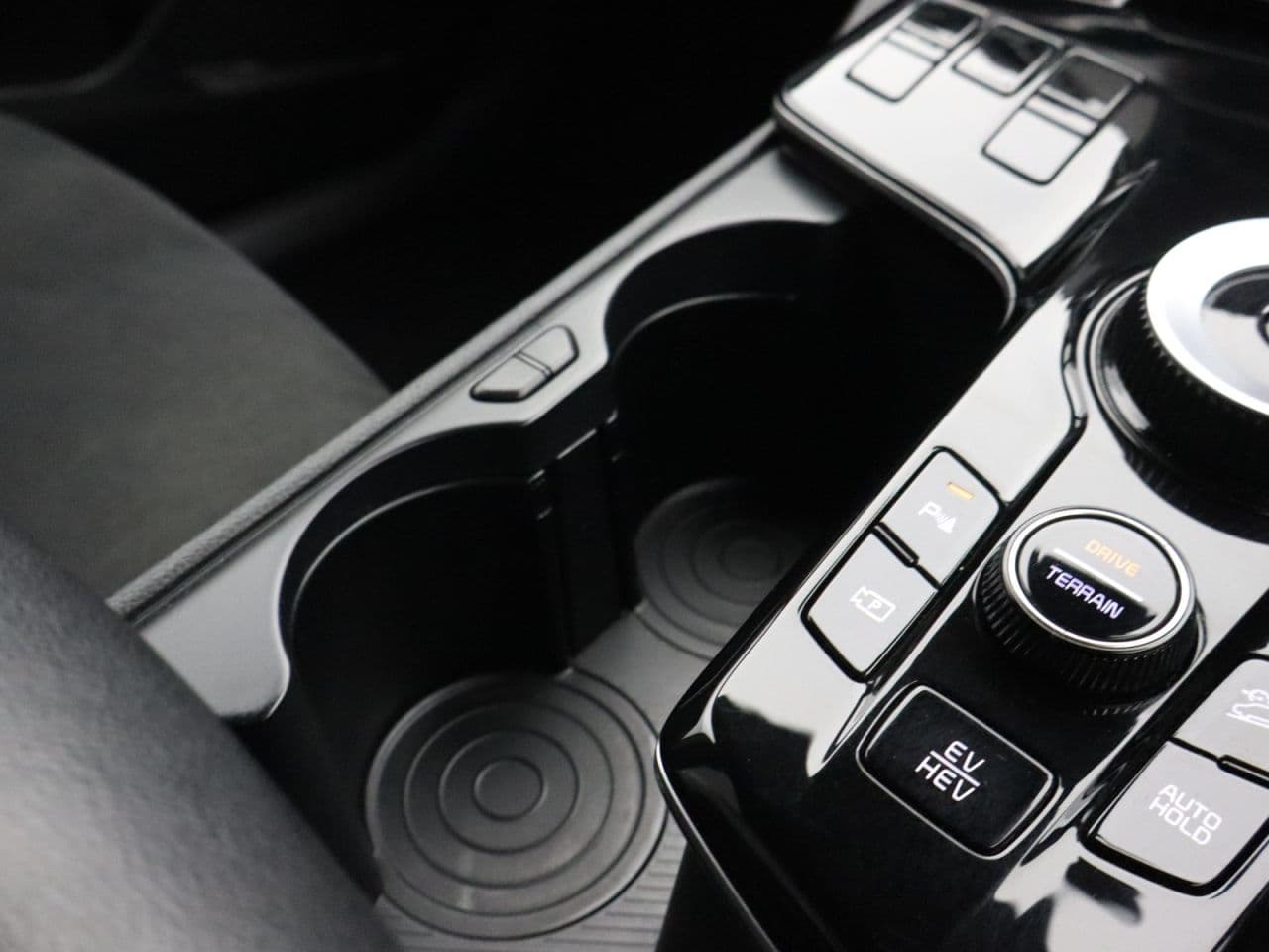 Kia Sportage 1.6 T-GDi 13.8kWh GT-Line — image 26