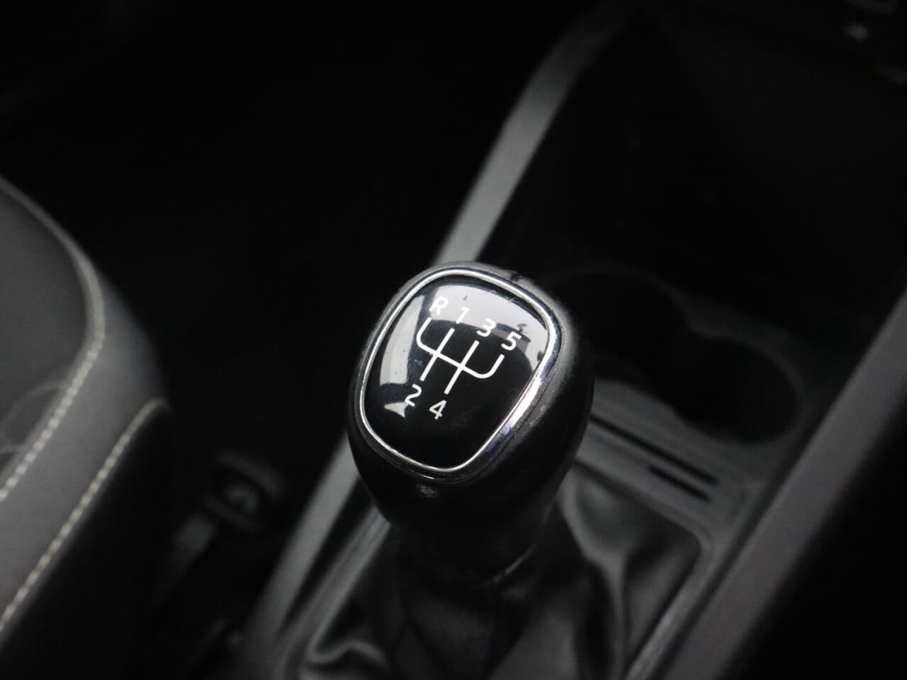 Skoda Fabia 1.0 TSI SE — image 24