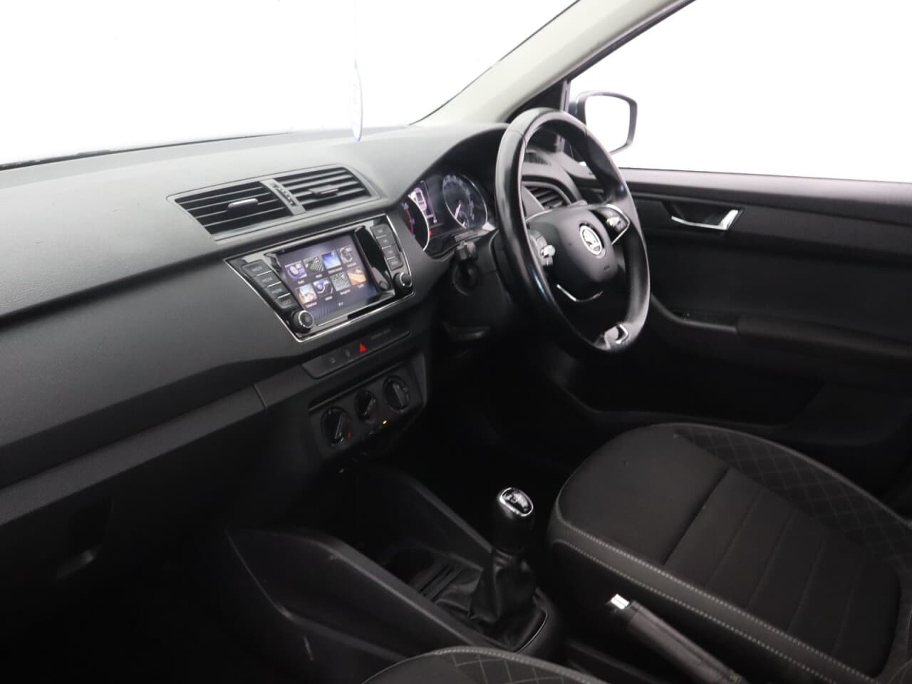 Skoda Fabia 1.0 TSI SE — image 36