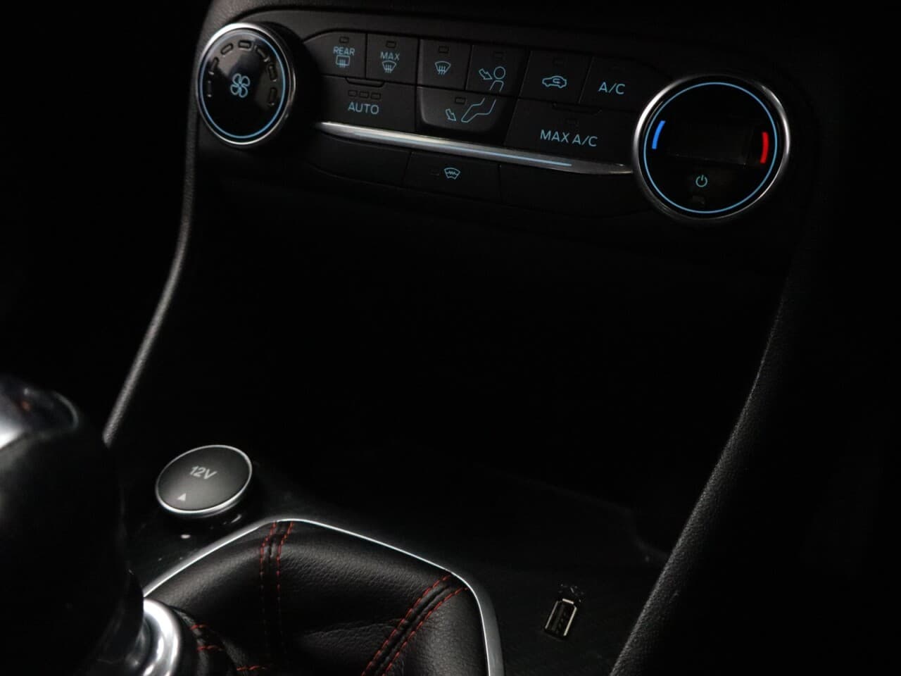 Ford Fiesta 1.0T EcoBoost GPF ST-Line X — image 28