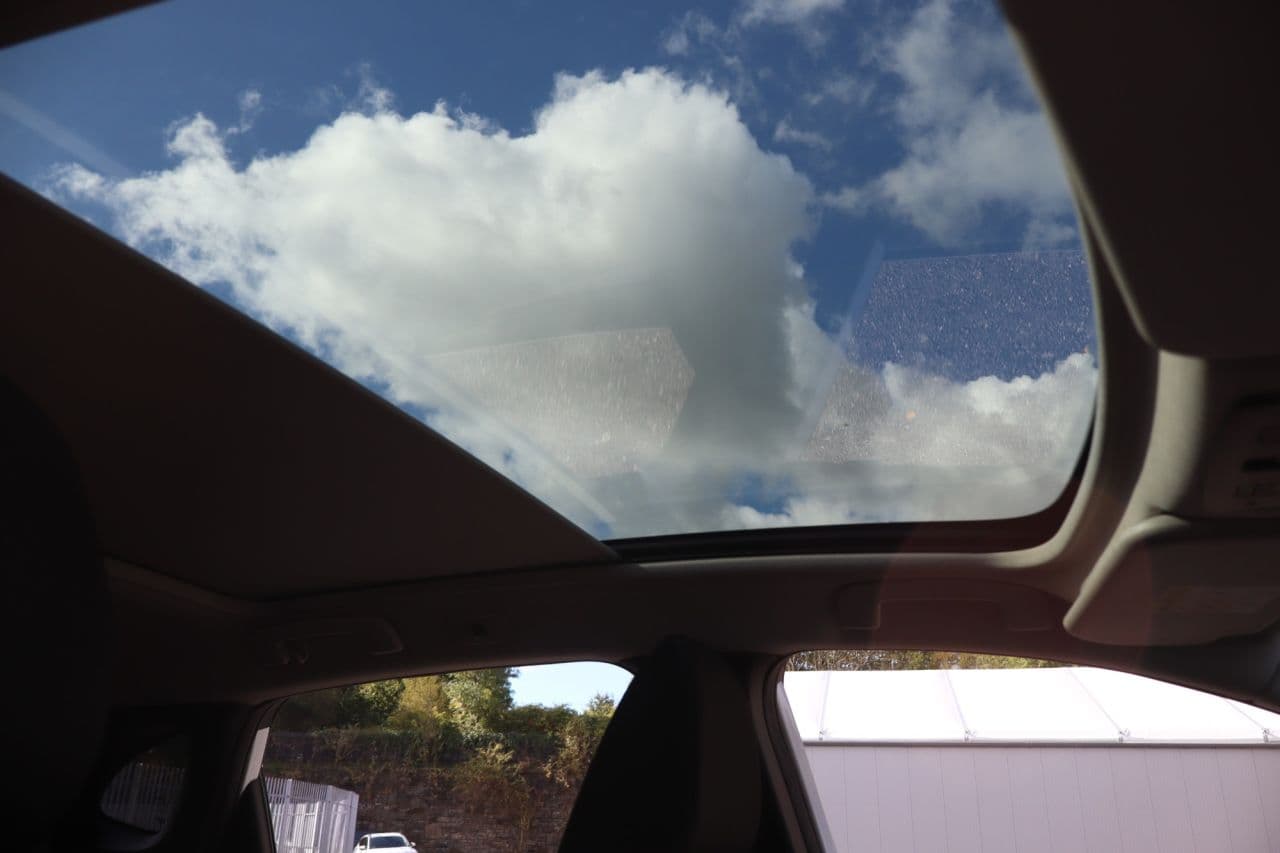 Nissan Qashqai 1.3 DIG-T MHEV N-Connecta Glass Roof — image 15