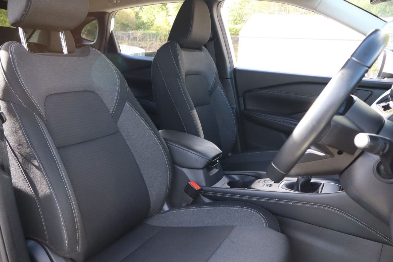 Nissan Qashqai 1.3 DIG-T MHEV N-Connecta Glass Roof — image 12
