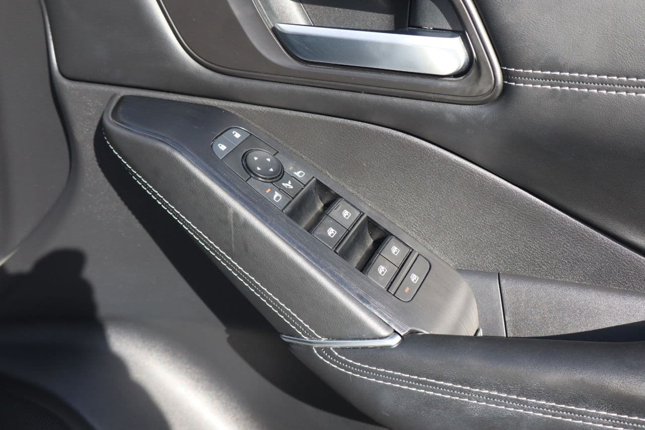 Nissan Qashqai 1.3 DIG-T MHEV N-Connecta Glass Roof — image 46