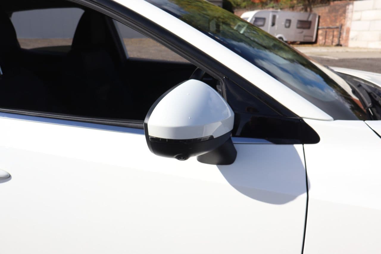 Nissan Qashqai 1.3 DIG-T MHEV N-Connecta Glass Roof — image 50