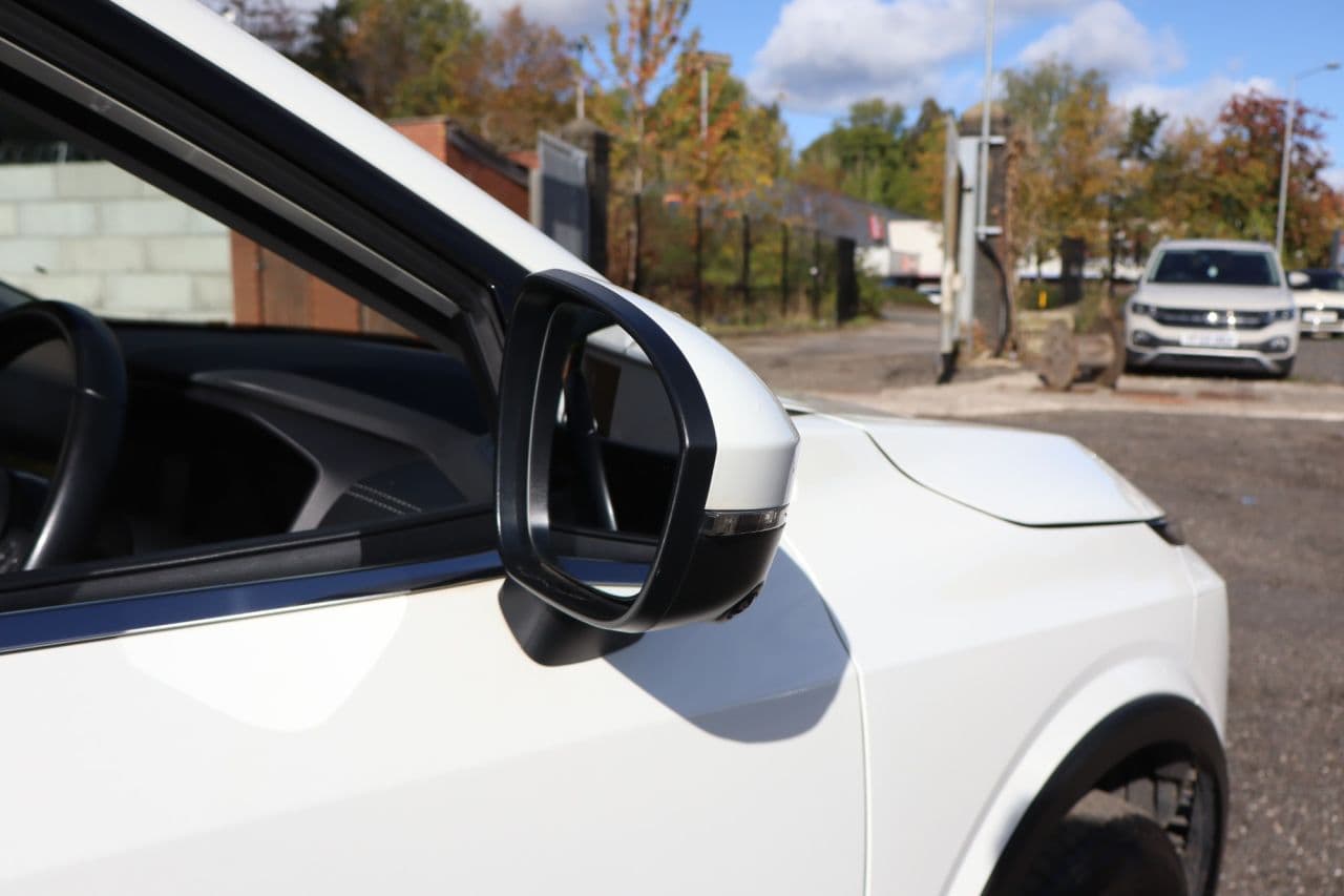 Nissan Qashqai 1.3 DIG-T MHEV N-Connecta Glass Roof — image 51