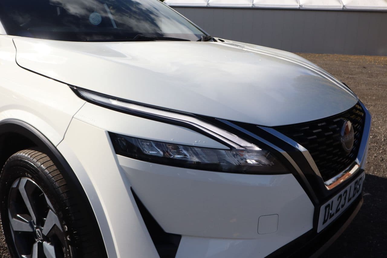 Nissan Qashqai 1.3 DIG-T MHEV N-Connecta Glass Roof — image 53