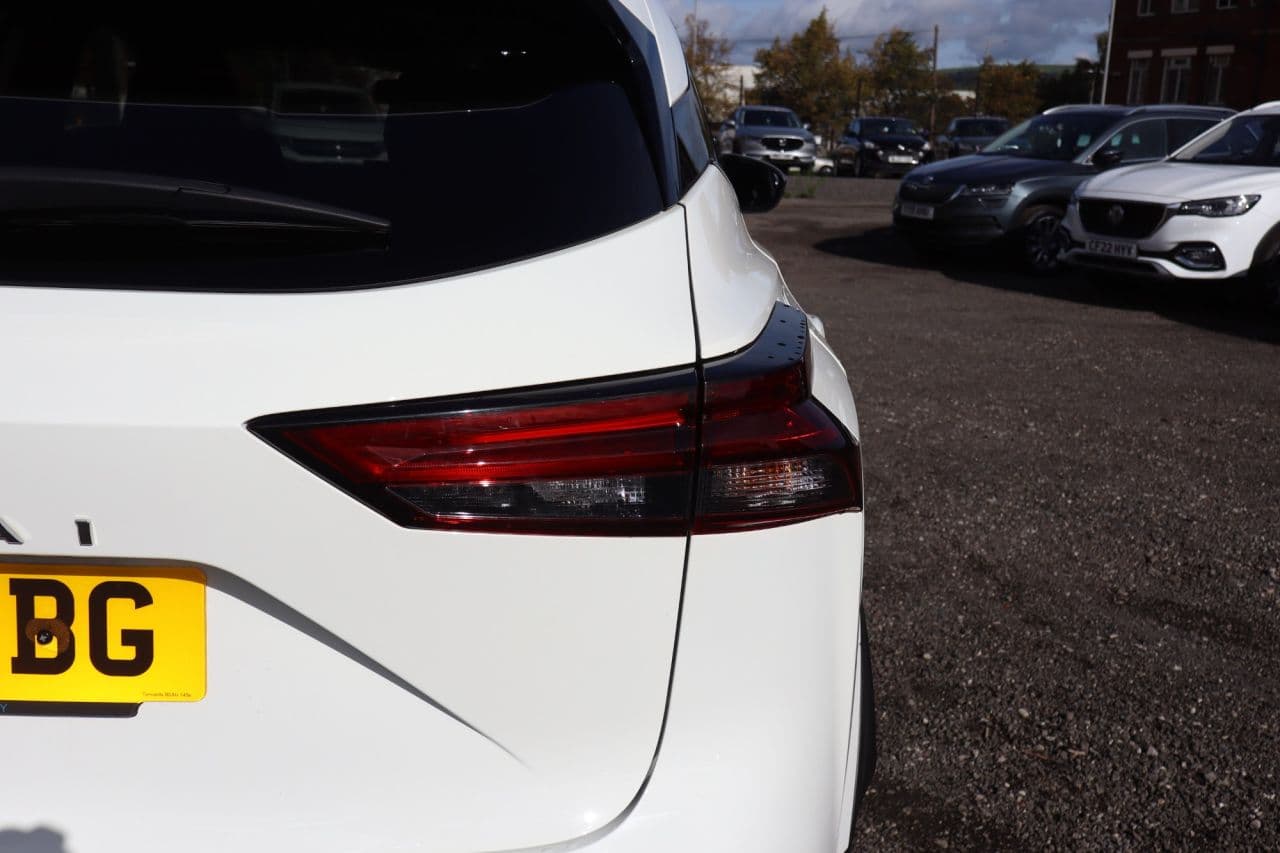Nissan Qashqai 1.3 DIG-T MHEV N-Connecta Glass Roof — image 55