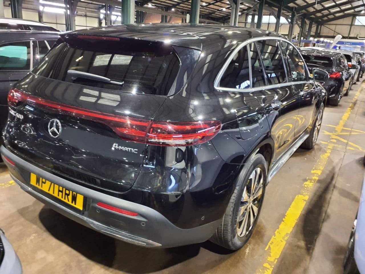 Mercedes-Benz Eqc EQC 400 80kWh Sport — image 8
