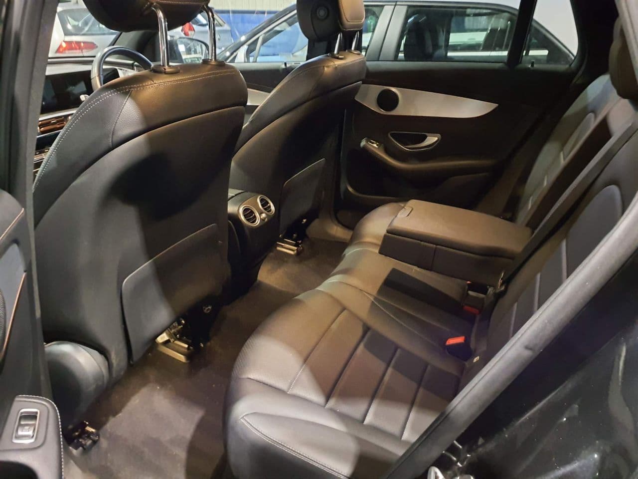 Mercedes-Benz Eqc EQC 400 80kWh Sport — image 12