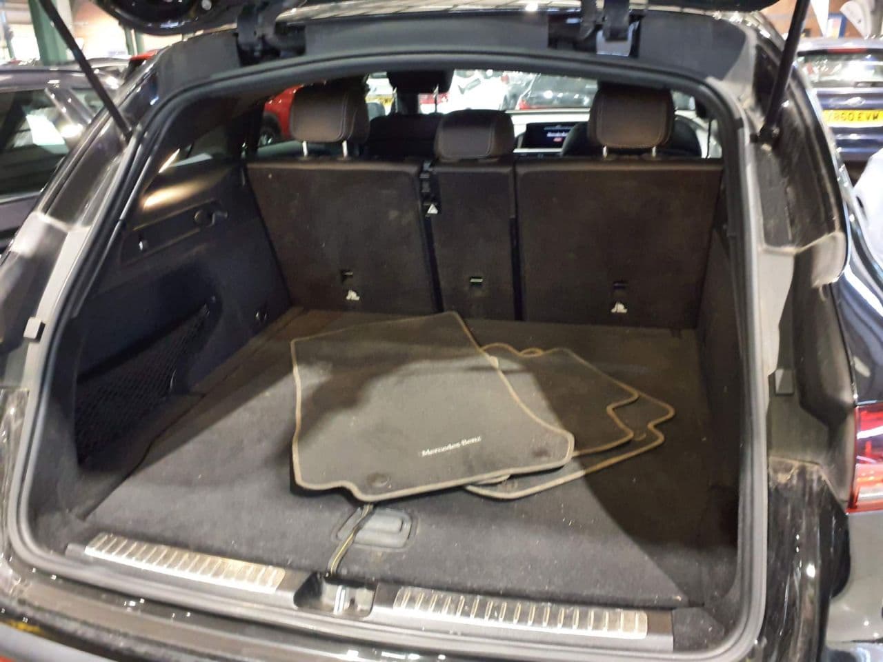 Mercedes-Benz Eqc EQC 400 80kWh Sport — image 14