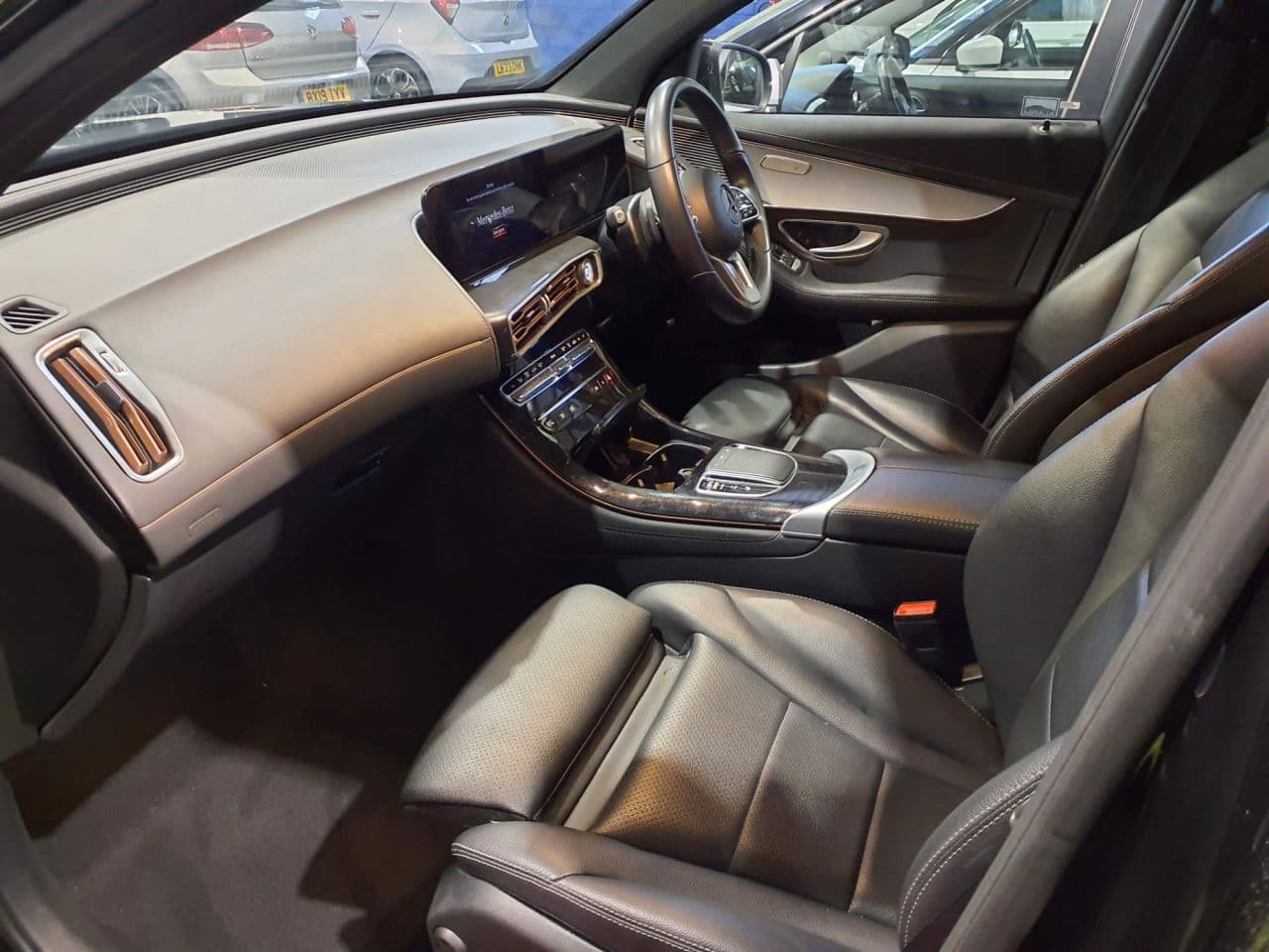 Mercedes-Benz Eqc EQC 400 80kWh Sport — image 10