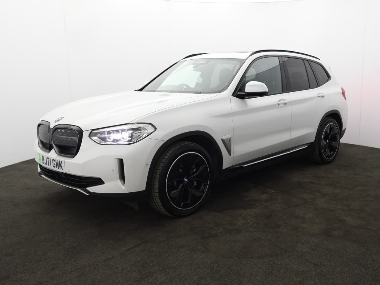 BMW IX3 80kWh Premier Edition — image 5