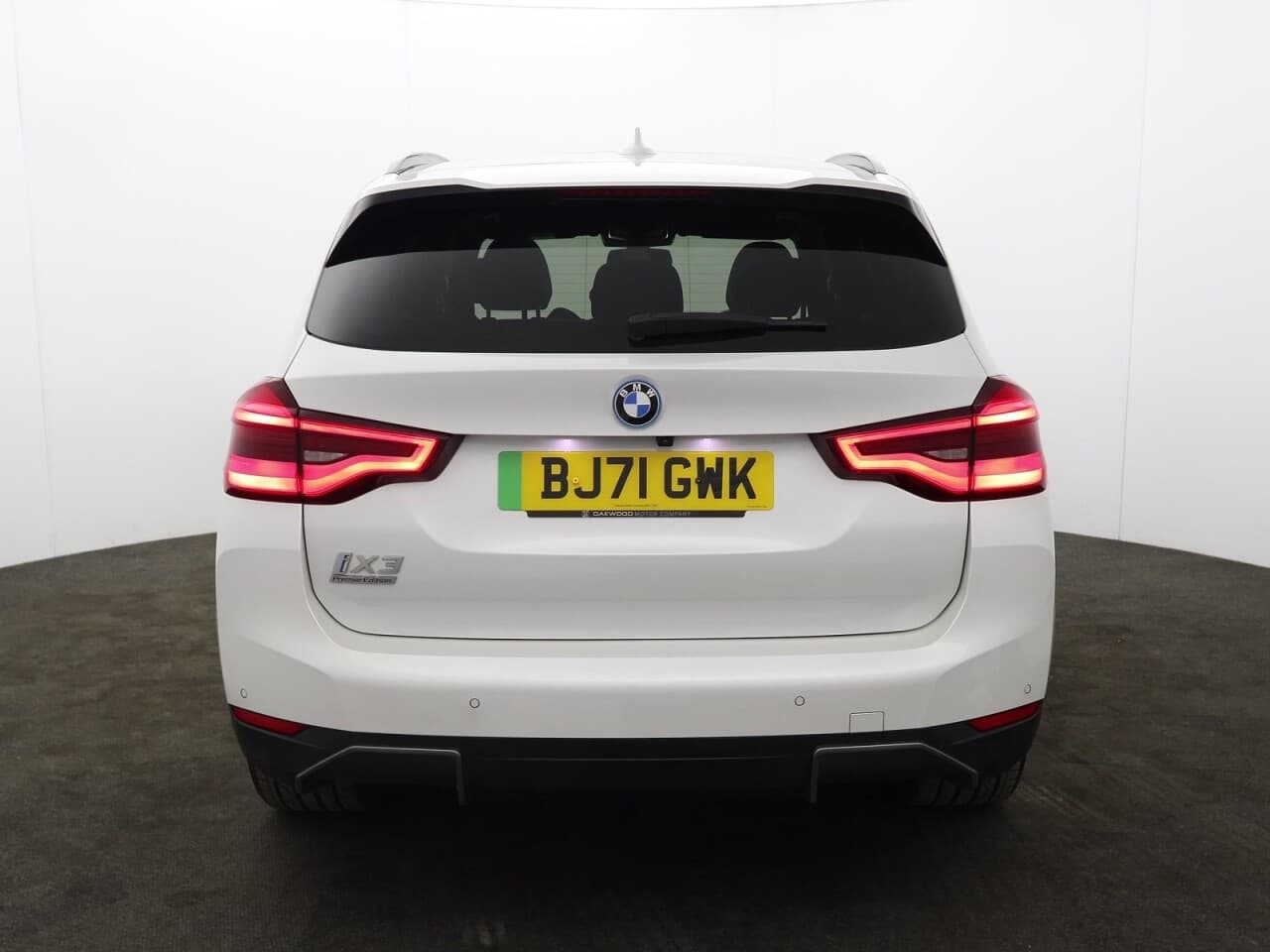 BMW IX3 80kWh Premier Edition — image 9